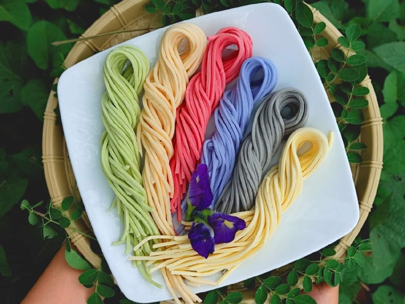 Bánh canh rau củ là một trong những thực phẩm được yêu thích tại Bình Định